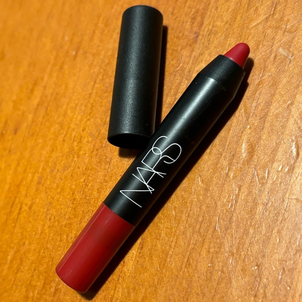 NARS Velvet Matte Lip Pencil Cruella - Picture 3 of 14